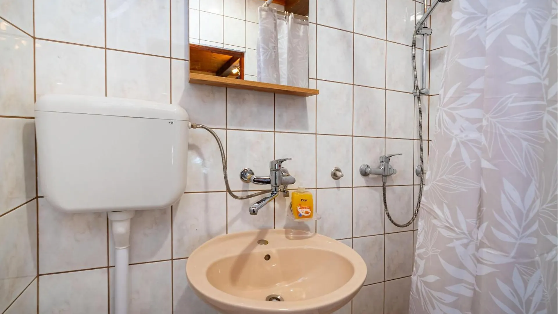 2 Bedroom Lovely Apartment In Krusevo Krusevo (Zadar)