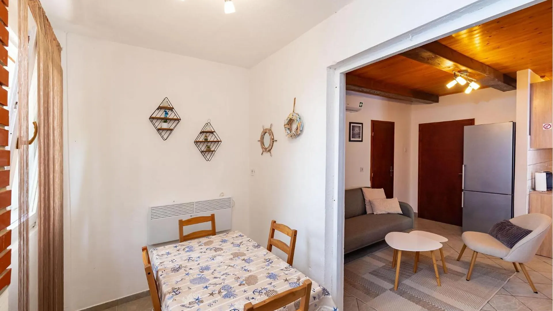 2 Bedroom Lovely Apartment In Krusevo Krusevo (Zadar)
