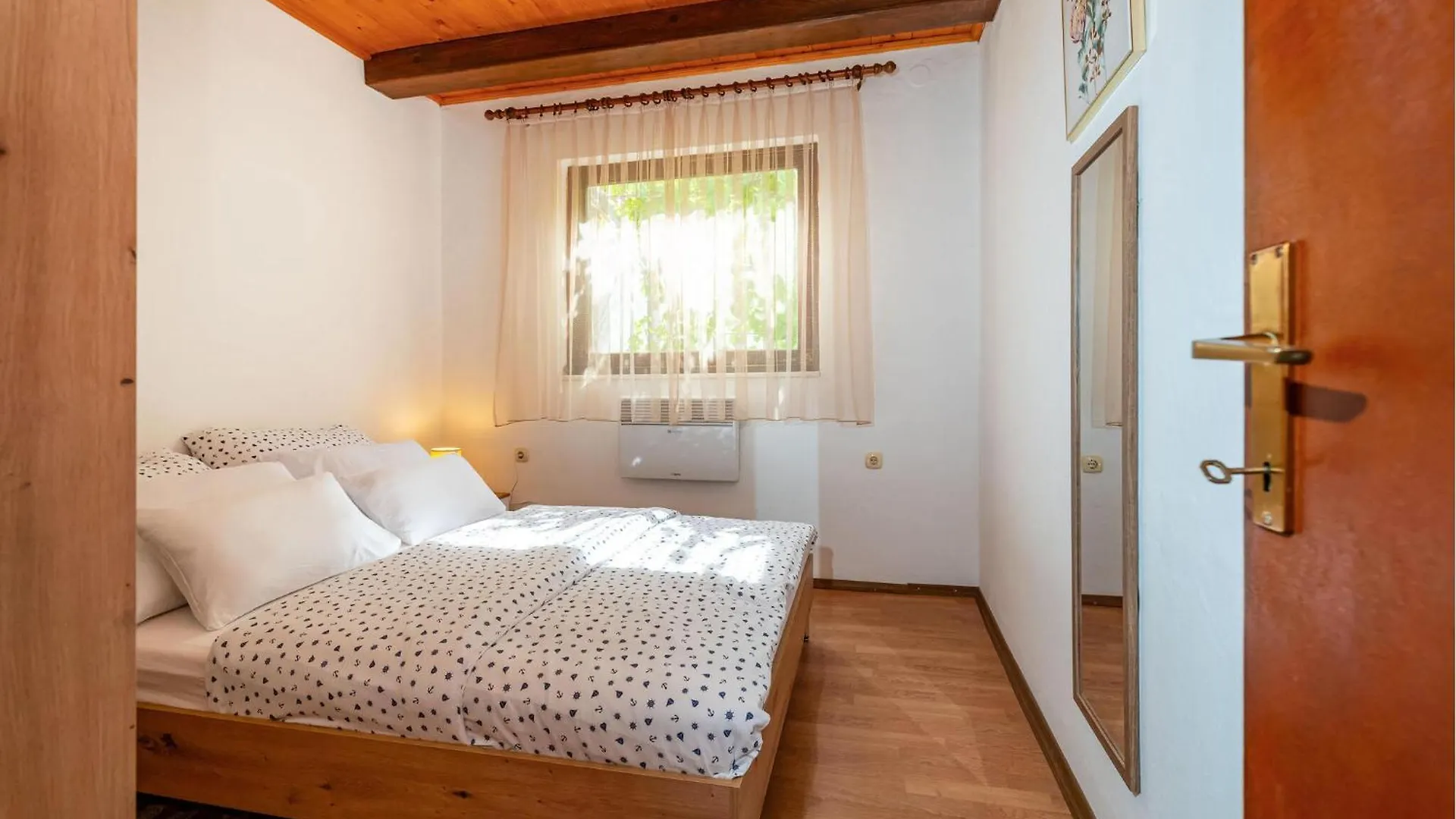 2 Bedroom Lovely Apartment In Krusevo Croatia