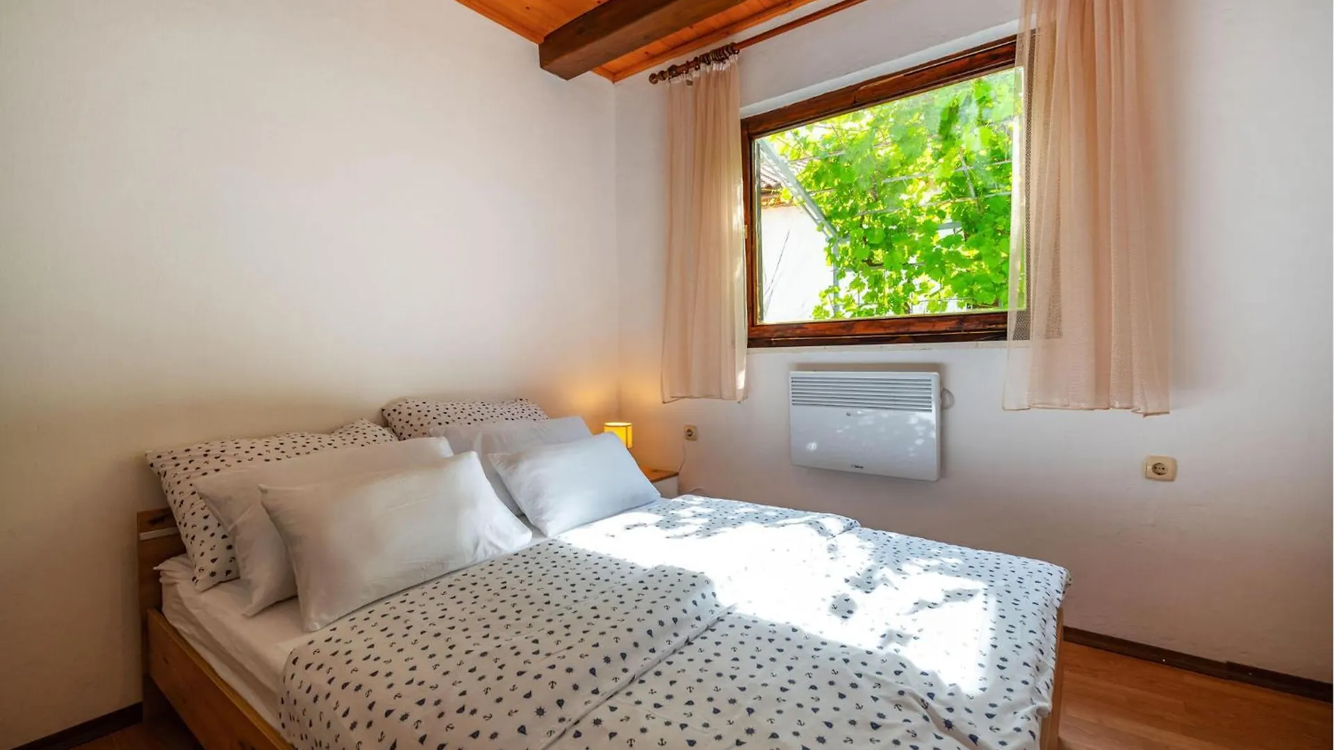 2 Bedroom Lovely Apartment In Krusevo Croatia